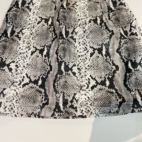 Like new vegan leather cobra print lined skirt - Picture 4 of 6